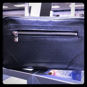 Louis Vuitton Black Taiga Neo Pavel